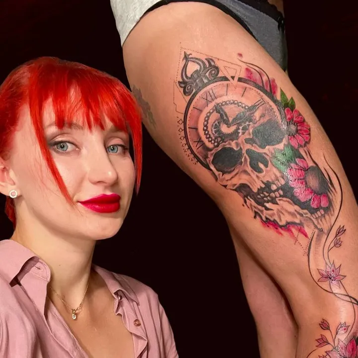 tattoo.red.girl