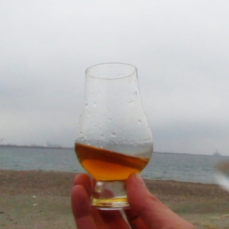 Șifonierul Cu Whisky Șifonierul cu Rum