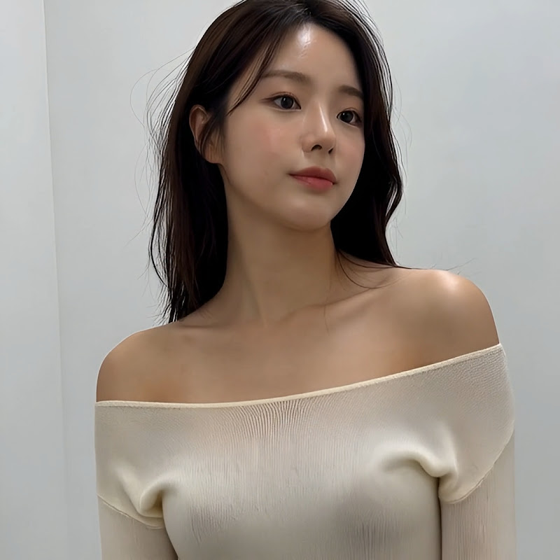 책방 점원 미아 / Mia’s Bookshop