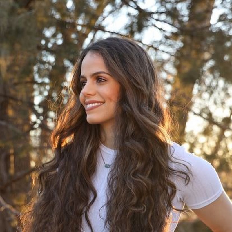 Alejandra De La Torre 