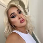 Victoria | Fashion • Beauty • Lifestyle • Pink Aesthetic