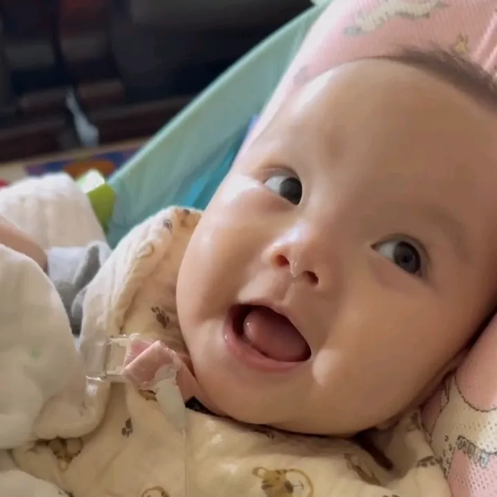 馬可夫妻與亮亮寶寶