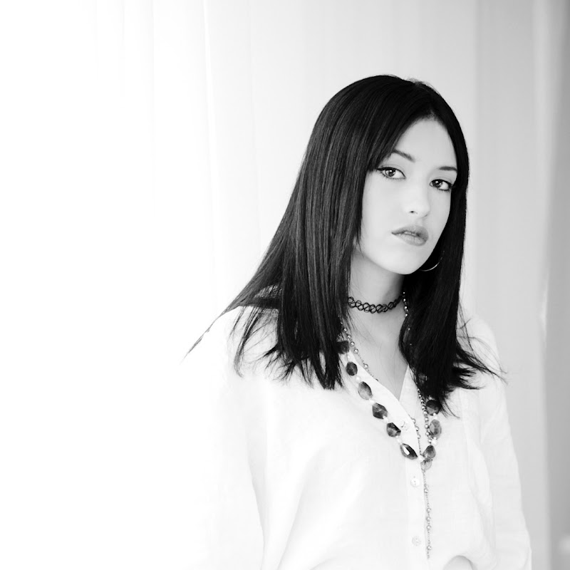 • Arianna Tsar •