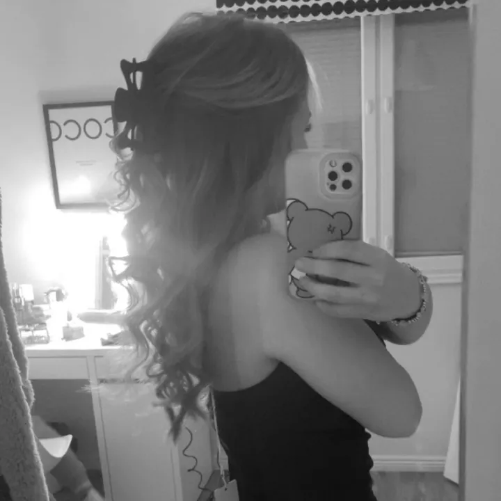 👸🏼