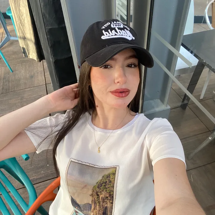 Cami Valentina
