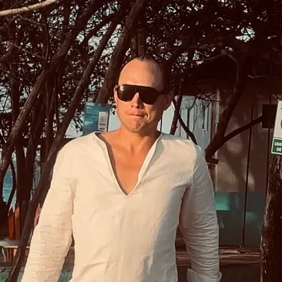 Dario Pacheco A