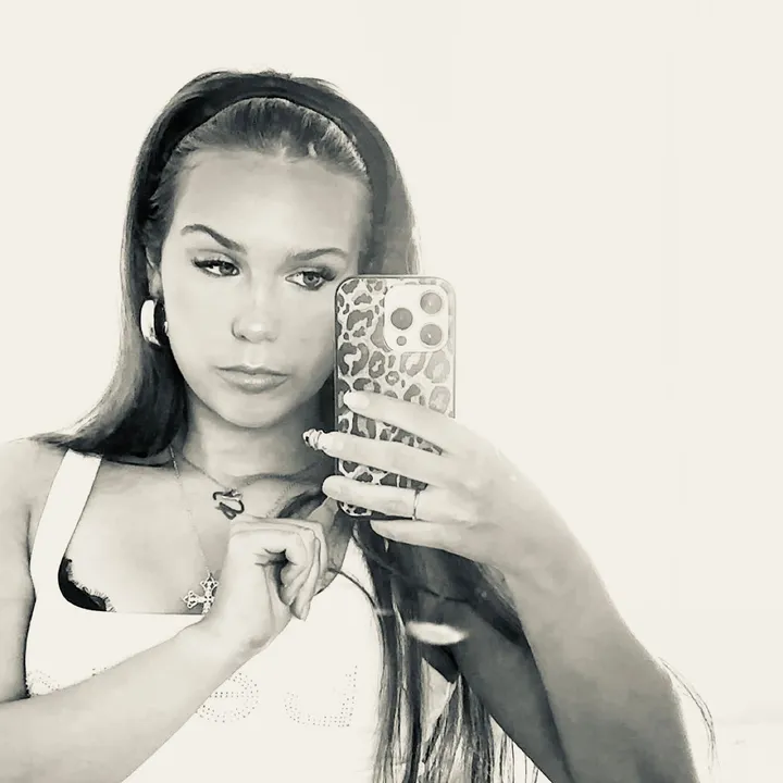 𝐓𝐡𝐞𝐥𝐦𝐚 𝐃𝐨𝐫𝐞𝐲🧸