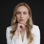 Dr. Chloe Lewis