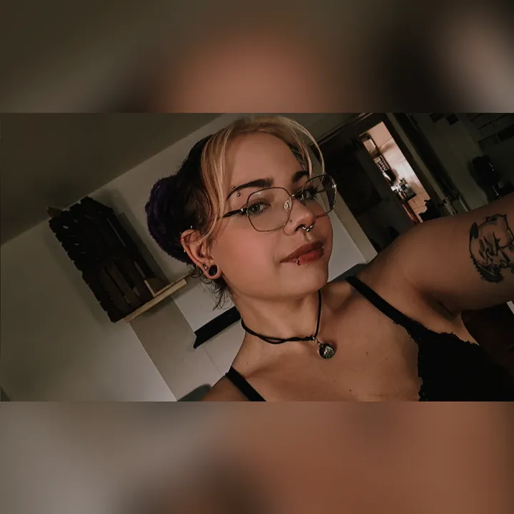 ⦻ Toni