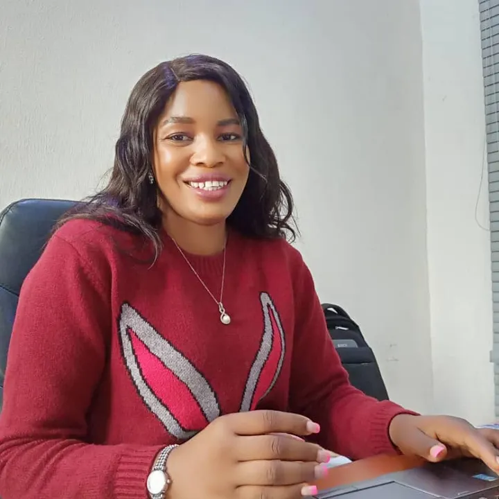 Dr. Yemi|Research & Data Coach