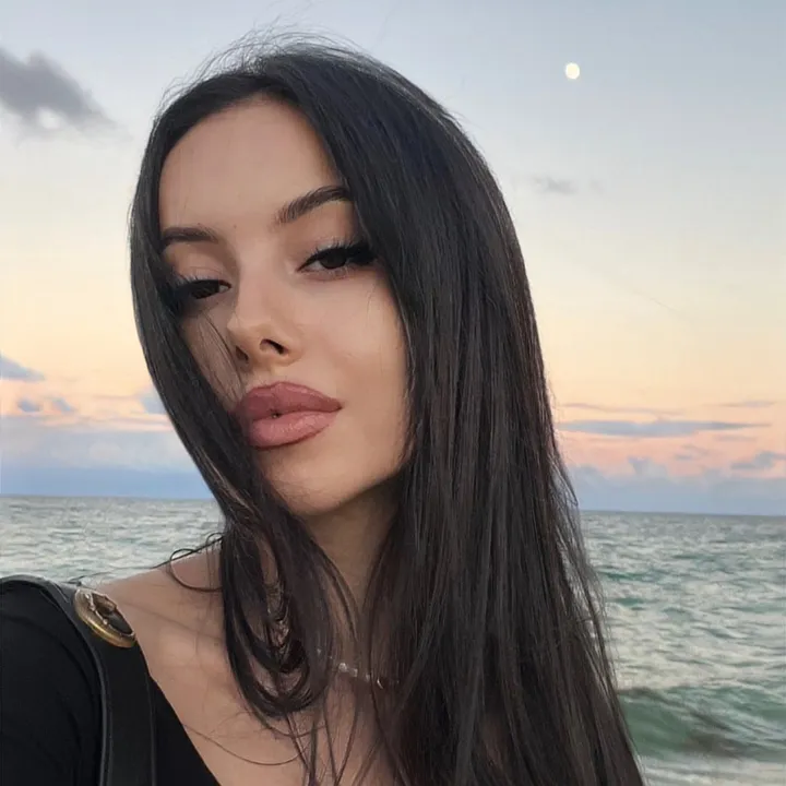 elis__stone