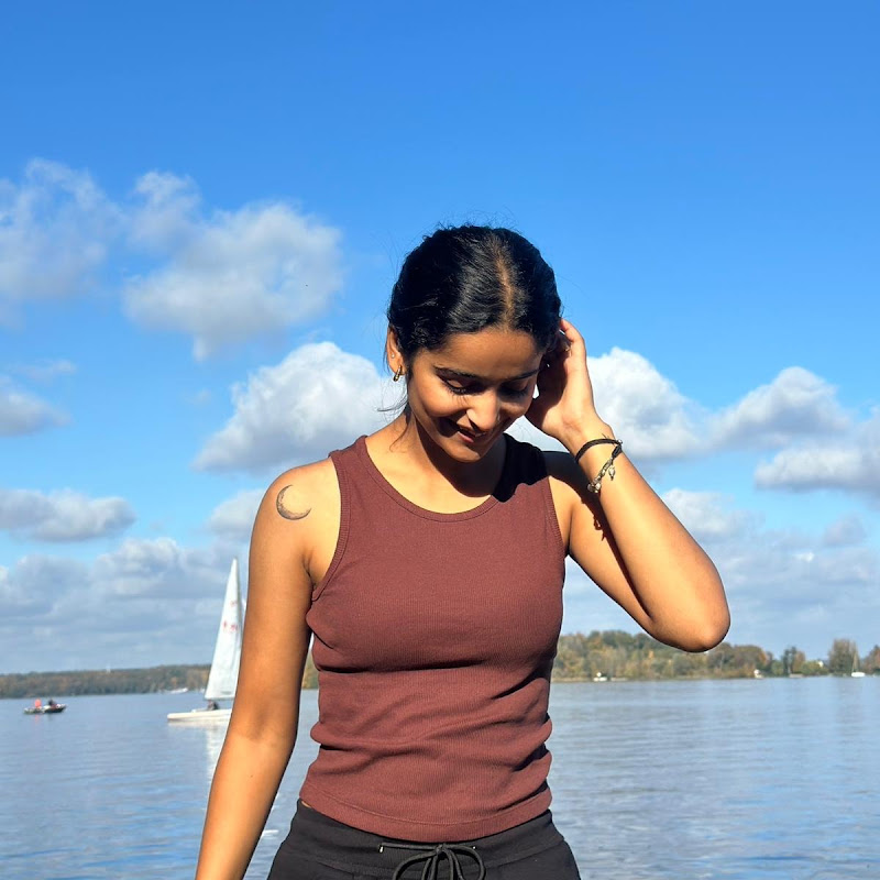 Simran On The Go