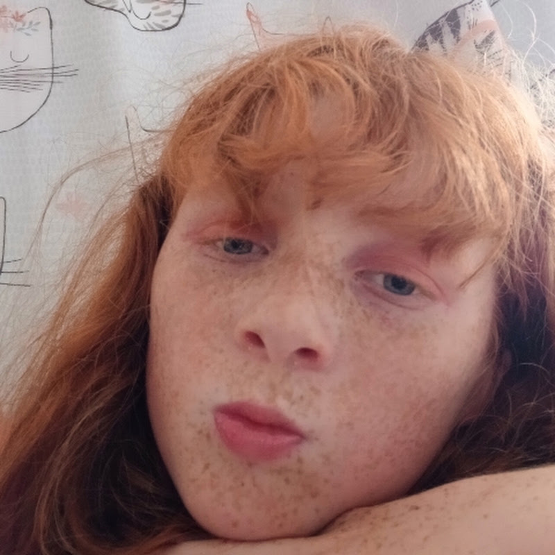 Lilith Brocklehurst vlogs