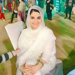 Shamsa Usman | Entrepreneur | Artist | Graphic Designer