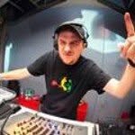 DJ SNOW