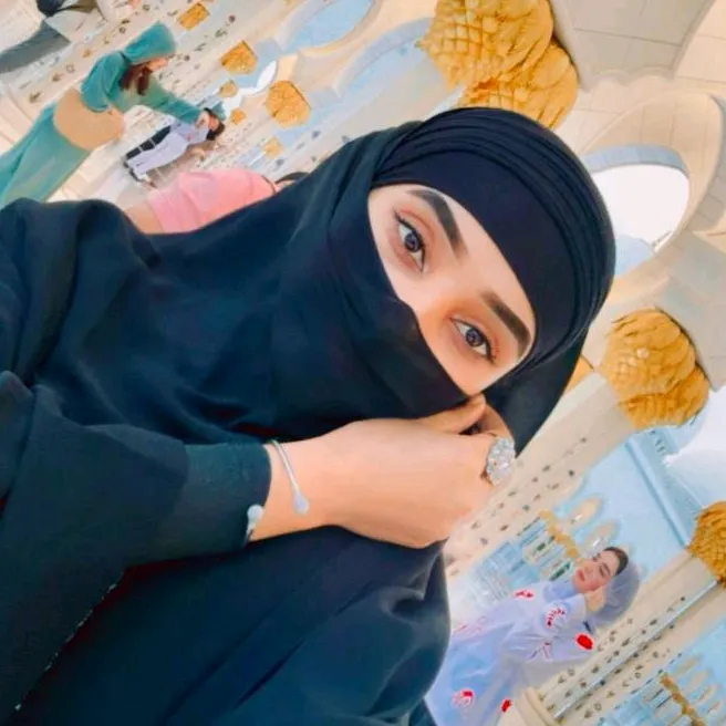 Hayuti Hussen makeup