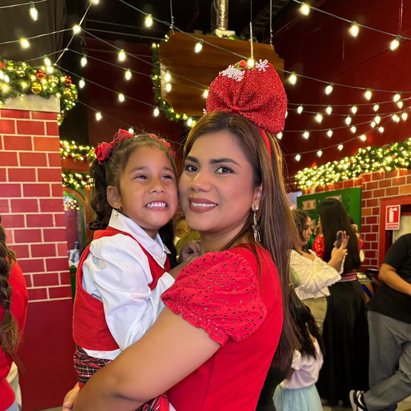 LIA Y MAMI RISAS Y AVENTURAS 