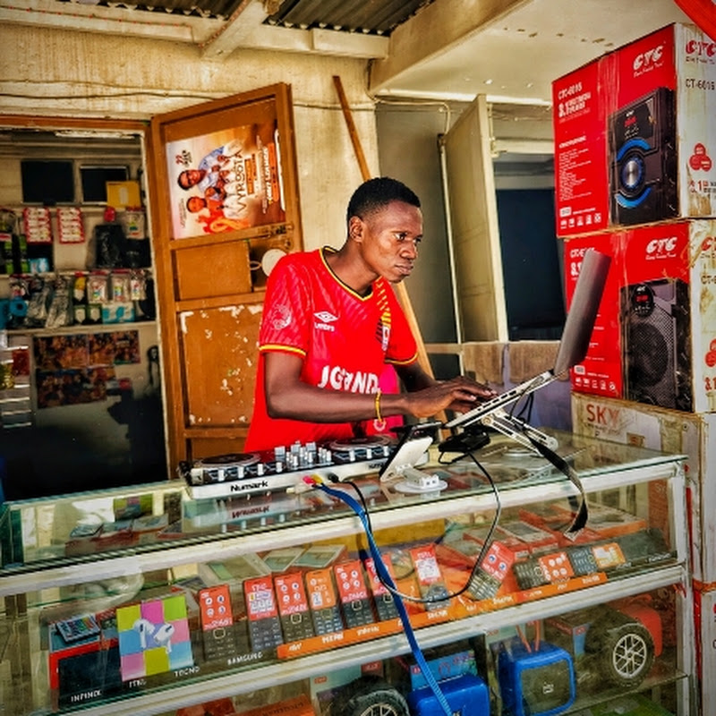 DEEJAY SAM UG VEVO 