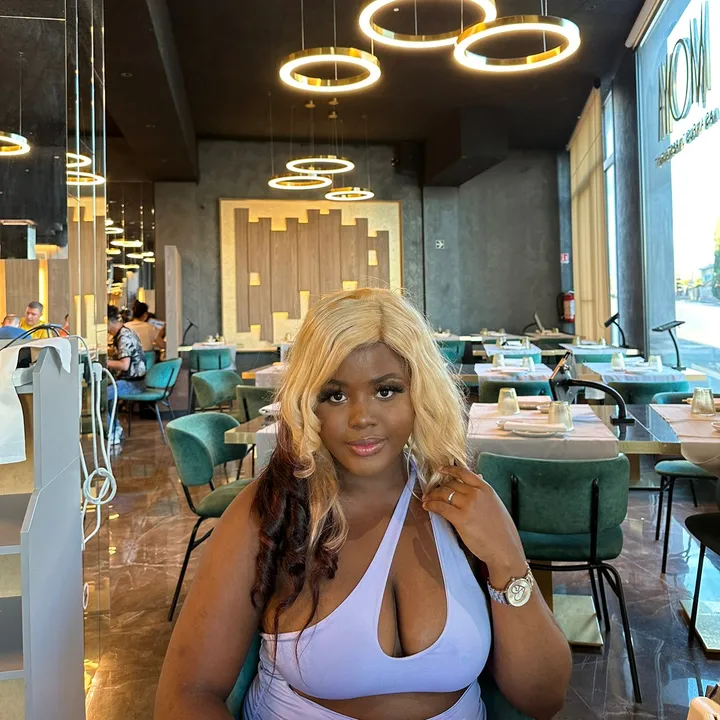 Esther | YouTuber🎬