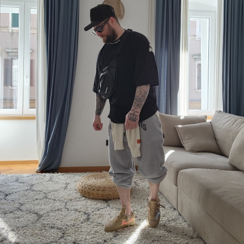 Mario Sneakerhead