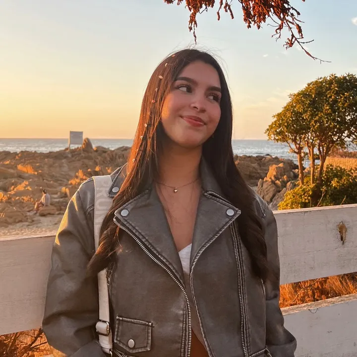 𝑨𝒏𝒕𝒐🌺