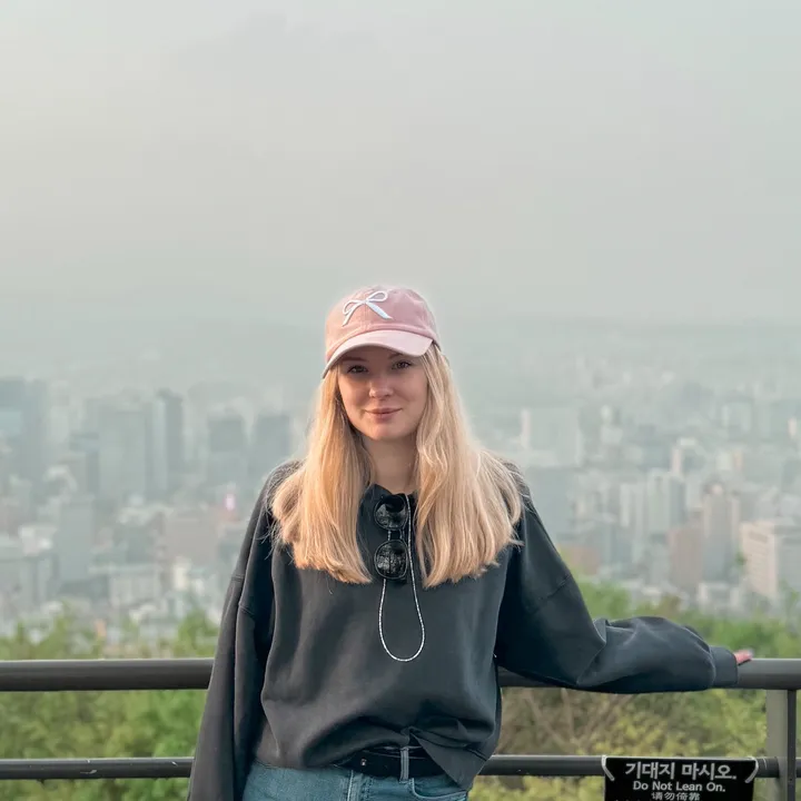 Becca | Solo Travel 🌴