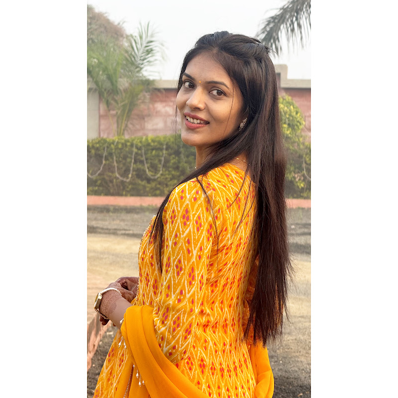 योग With Nisha Bhagiya 