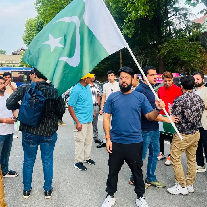 MALIK IMRAN NAWABIA (말릭)