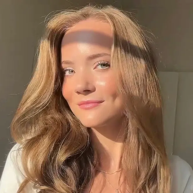 Emelie💖⚡️💄