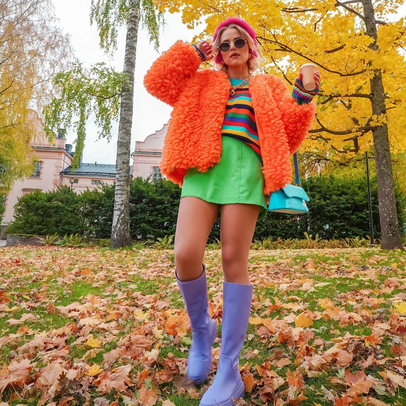 Laura in Technicolor