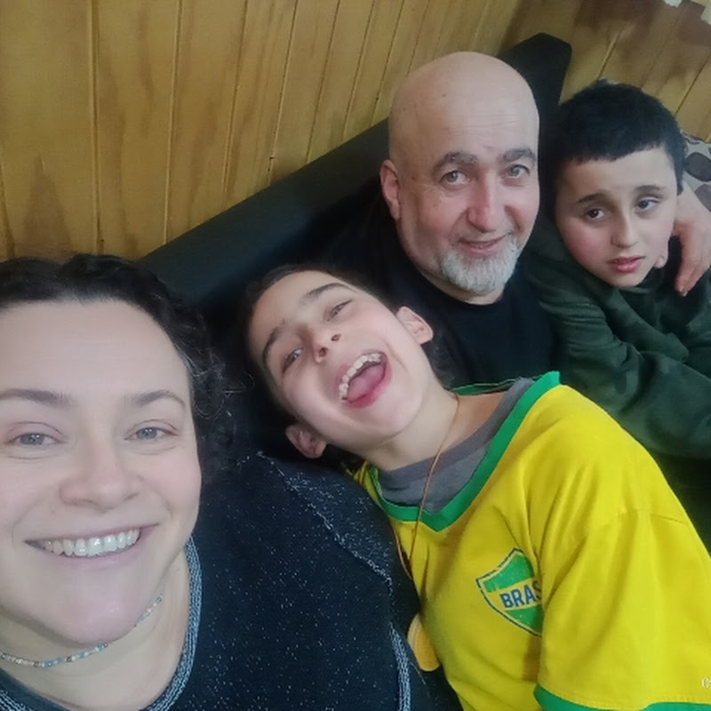 Familia Salami León