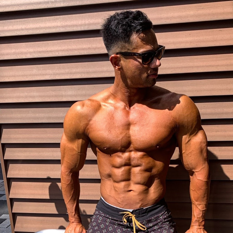 Kelly Moodie / ムーディー ケリー