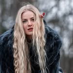 Henriikka K. mindful UGC • yoga • wellness