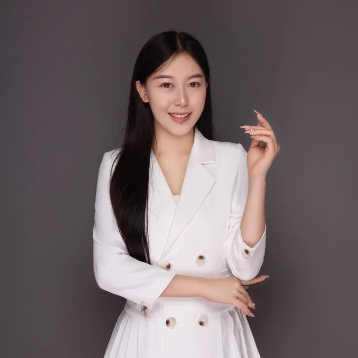 Chinese teacher Yuki