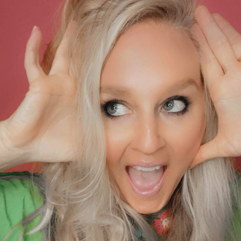 MELISSA MITCHELL - ORGANIC SOCIAL MEDIA MARKETING 