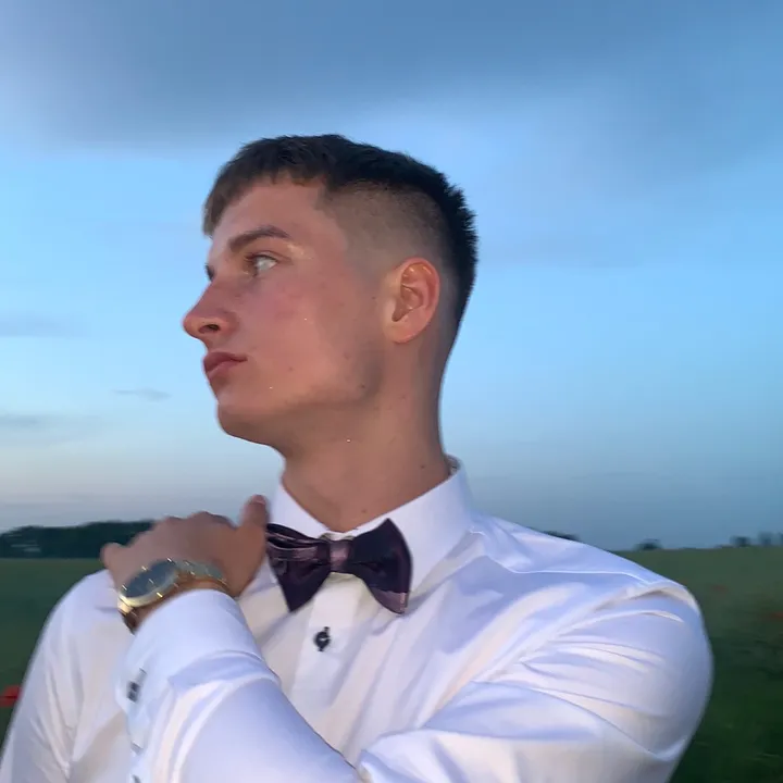 𝕚𝕘:𝔹𝕦𝕔𝕚𝕒𝟘𝟠