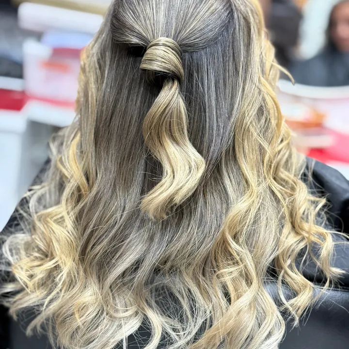 Aagaman H&B unisex salon