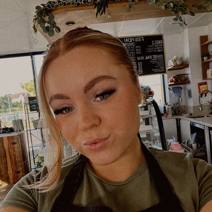 Niamh Coffee Barista
