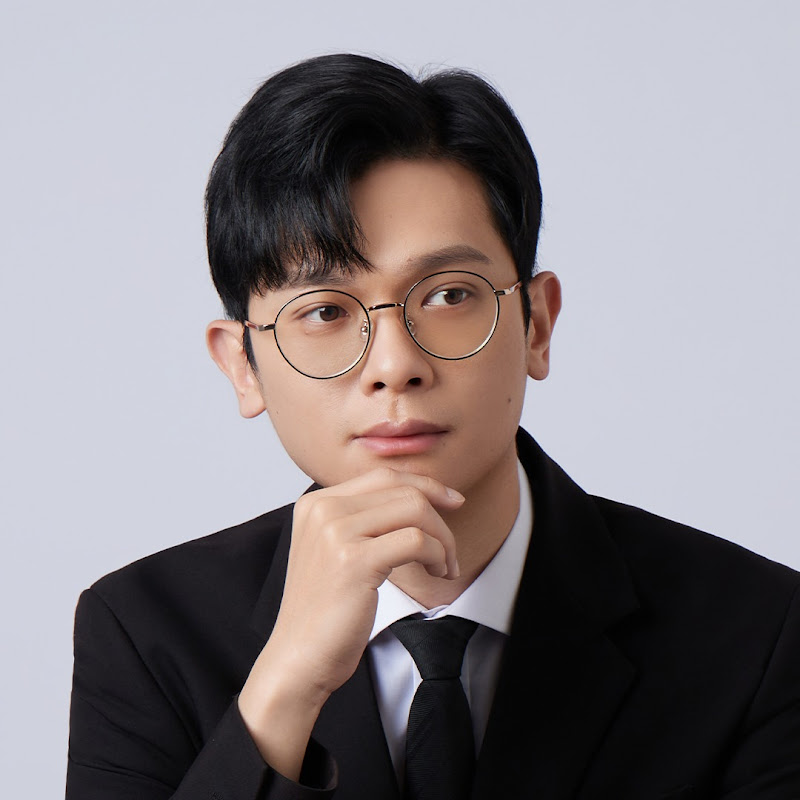 查理的創業化合物