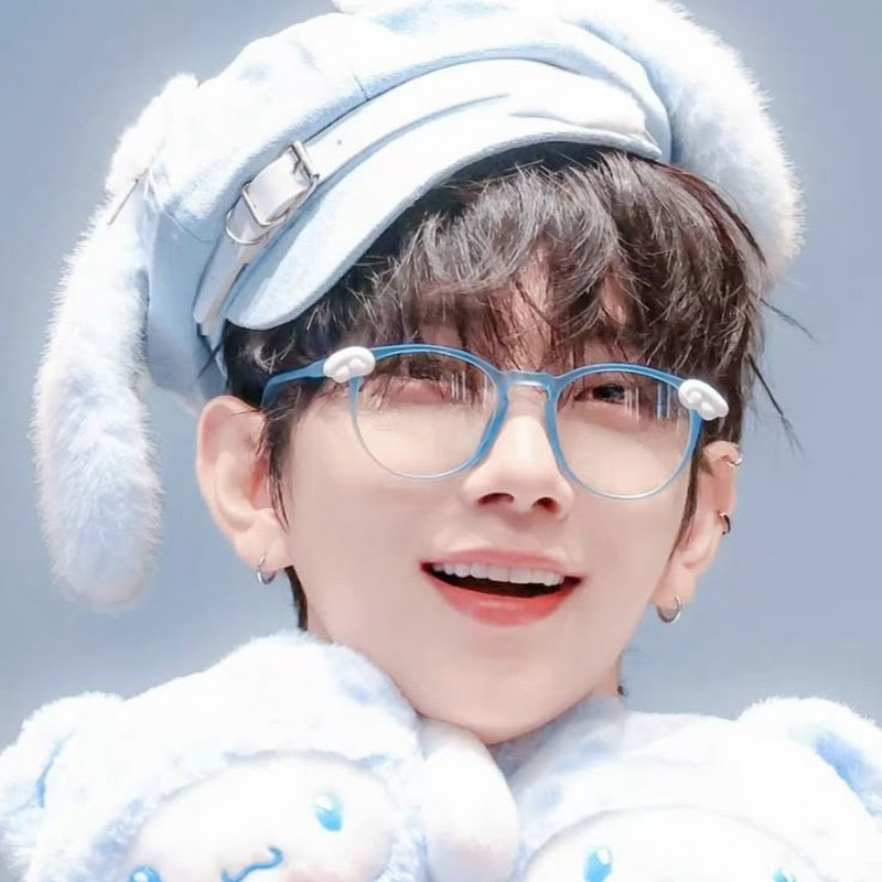 Seventeen In Drawings