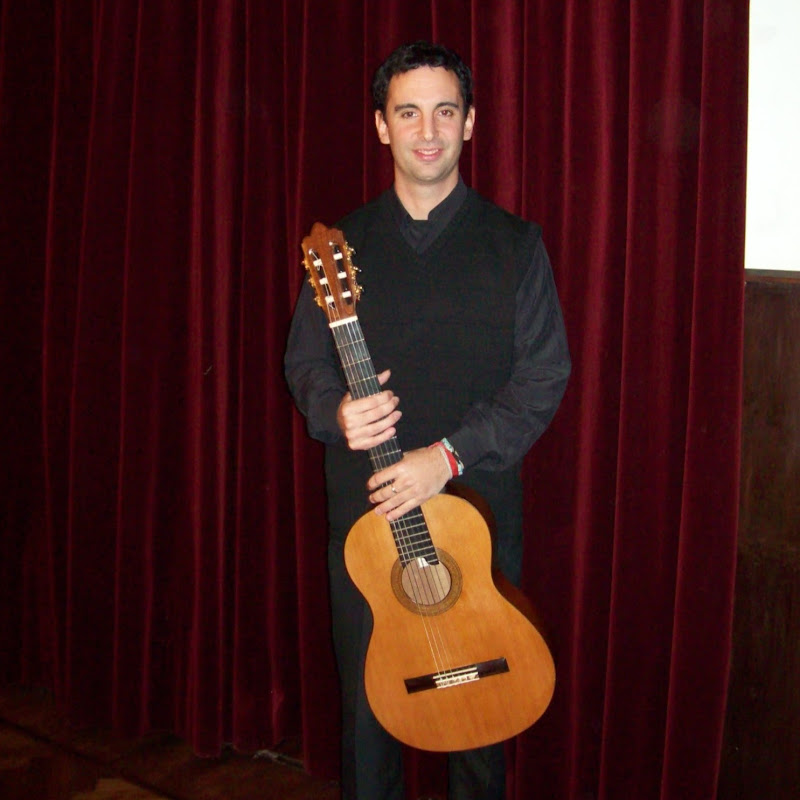 Nicolás Olivero guitarra
