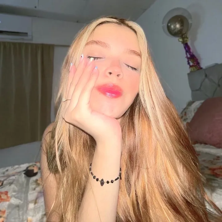 𝑨𝒏𝒈𝒆𝒍𝒊𝒄𝒂