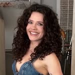 Marie Schnoell - your curly hair bestie