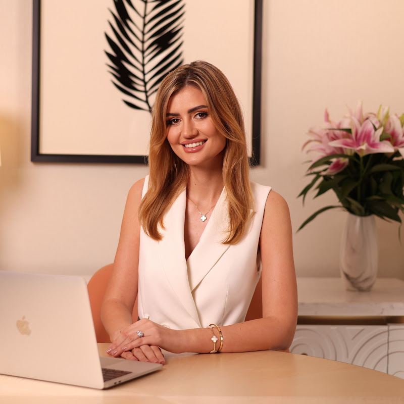 andaslife | Certified Stylist & Color Analyst 