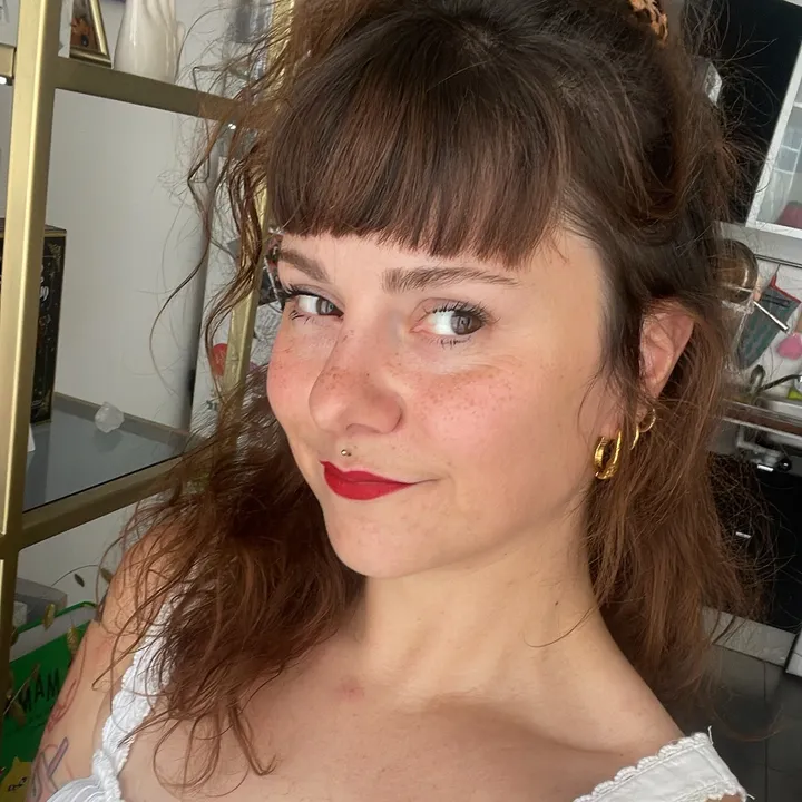 Alessia 🍓 vintage & sneakers