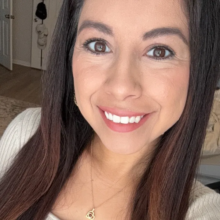 Marisol| Mom Life & Fashion
