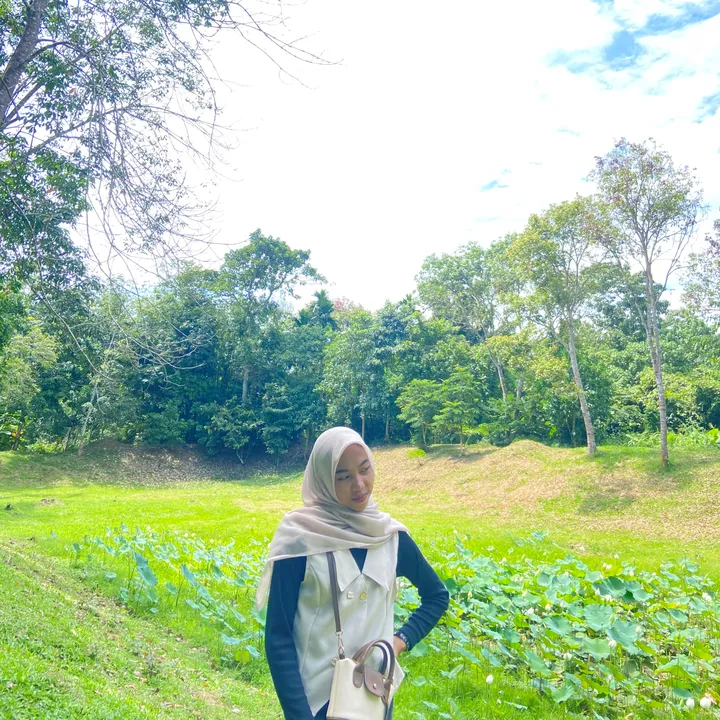 Lestari_Tarii