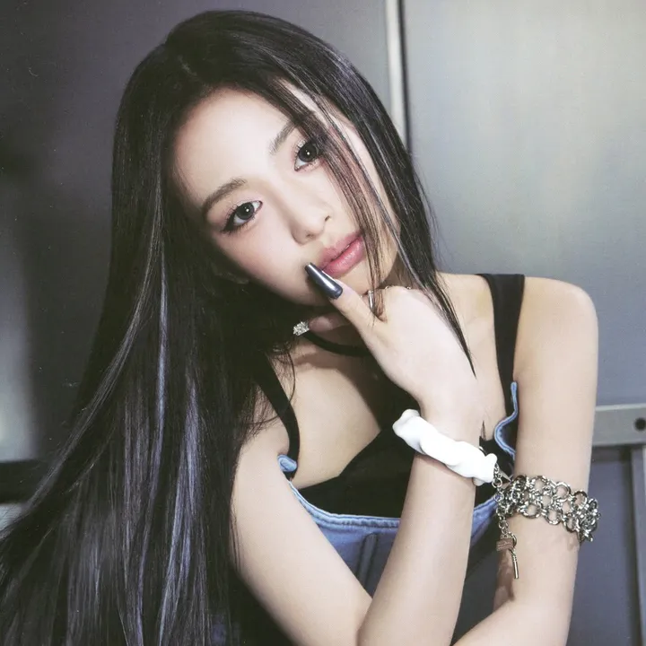 Ahyeon fav𖤓