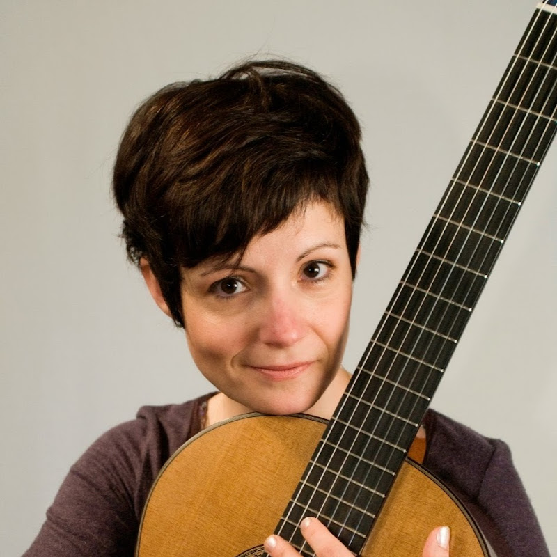 CLASSICAL GUITAR - Laurine Phélut