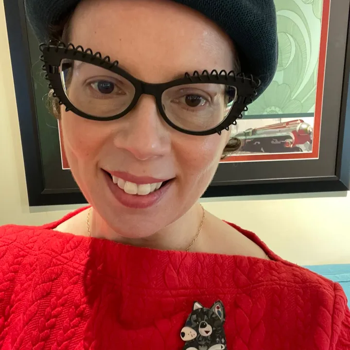 Mandi🇨🇦Stepping Out Vintage